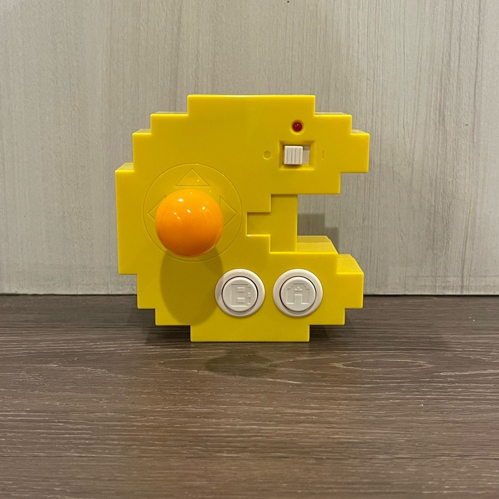Pac-Man Connect and Play - 12 Classic Games